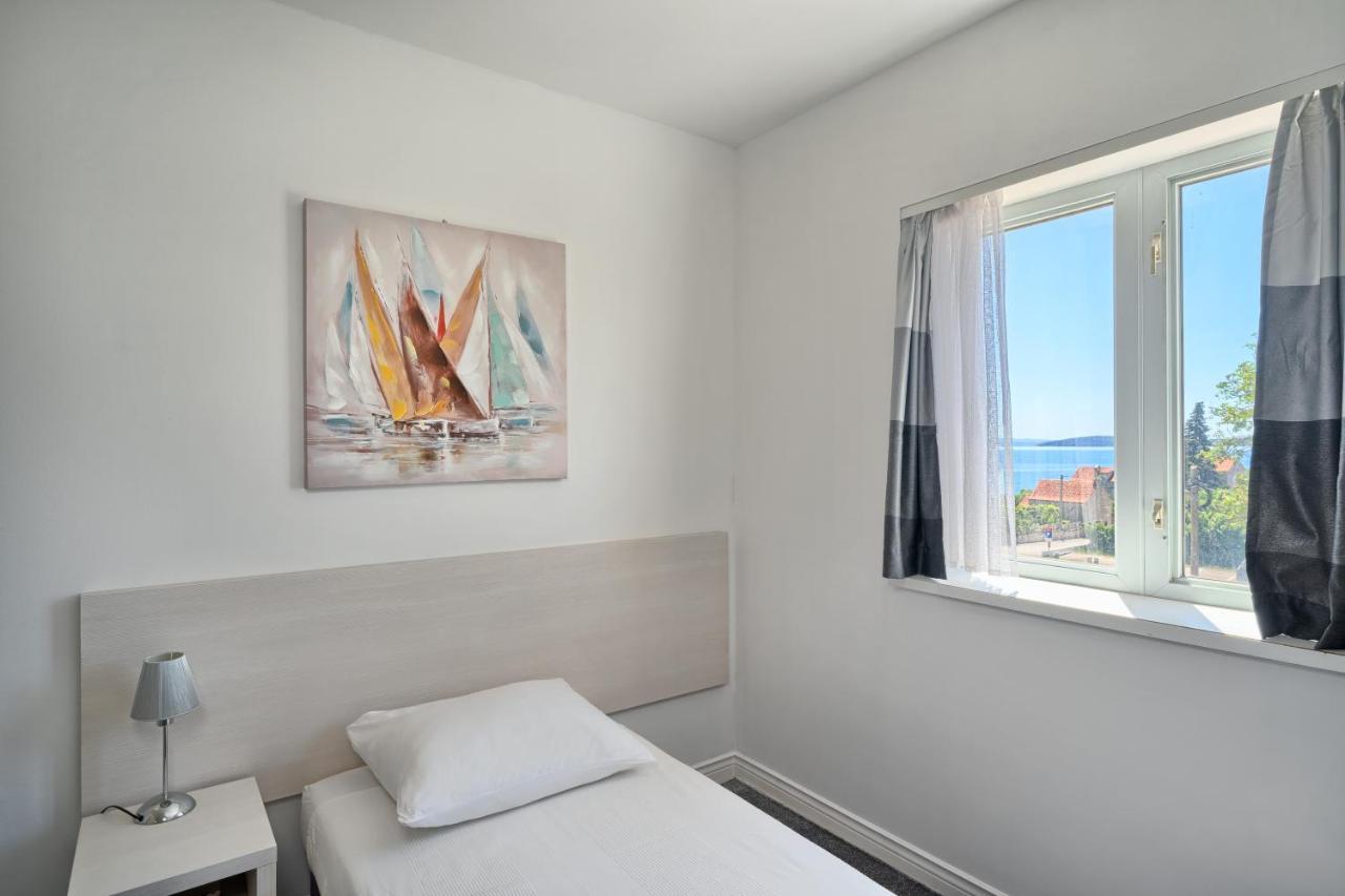 Hotel Aqua - Guest Rooms & Suites Каштела Экстерьер фото