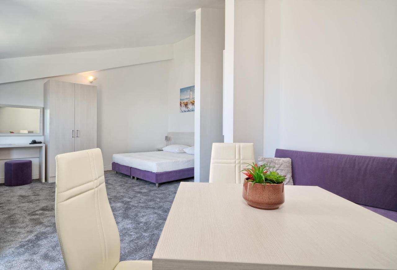 Hotel Aqua - Guest Rooms & Suites Каштела Экстерьер фото